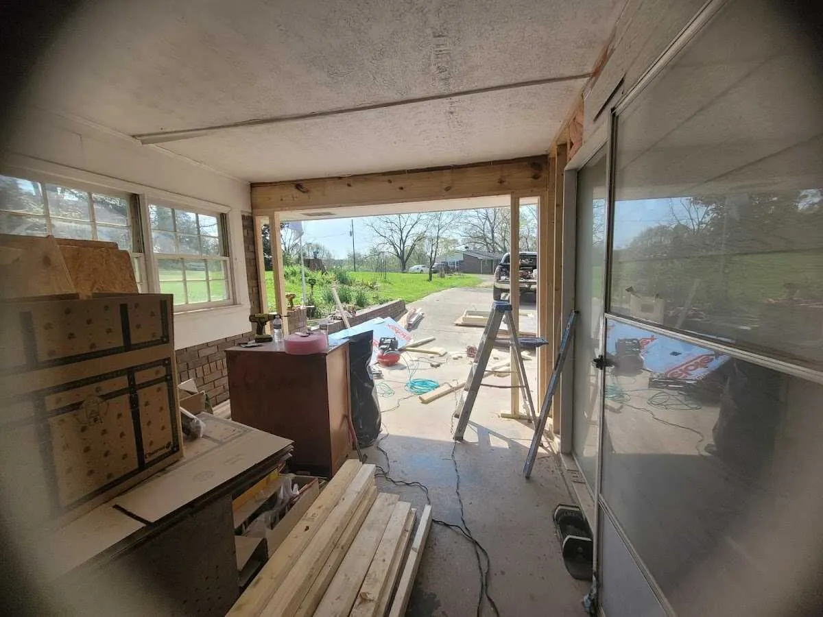 Air movers and dehumidifier for Water Mitigation Services in Zephyrhills South